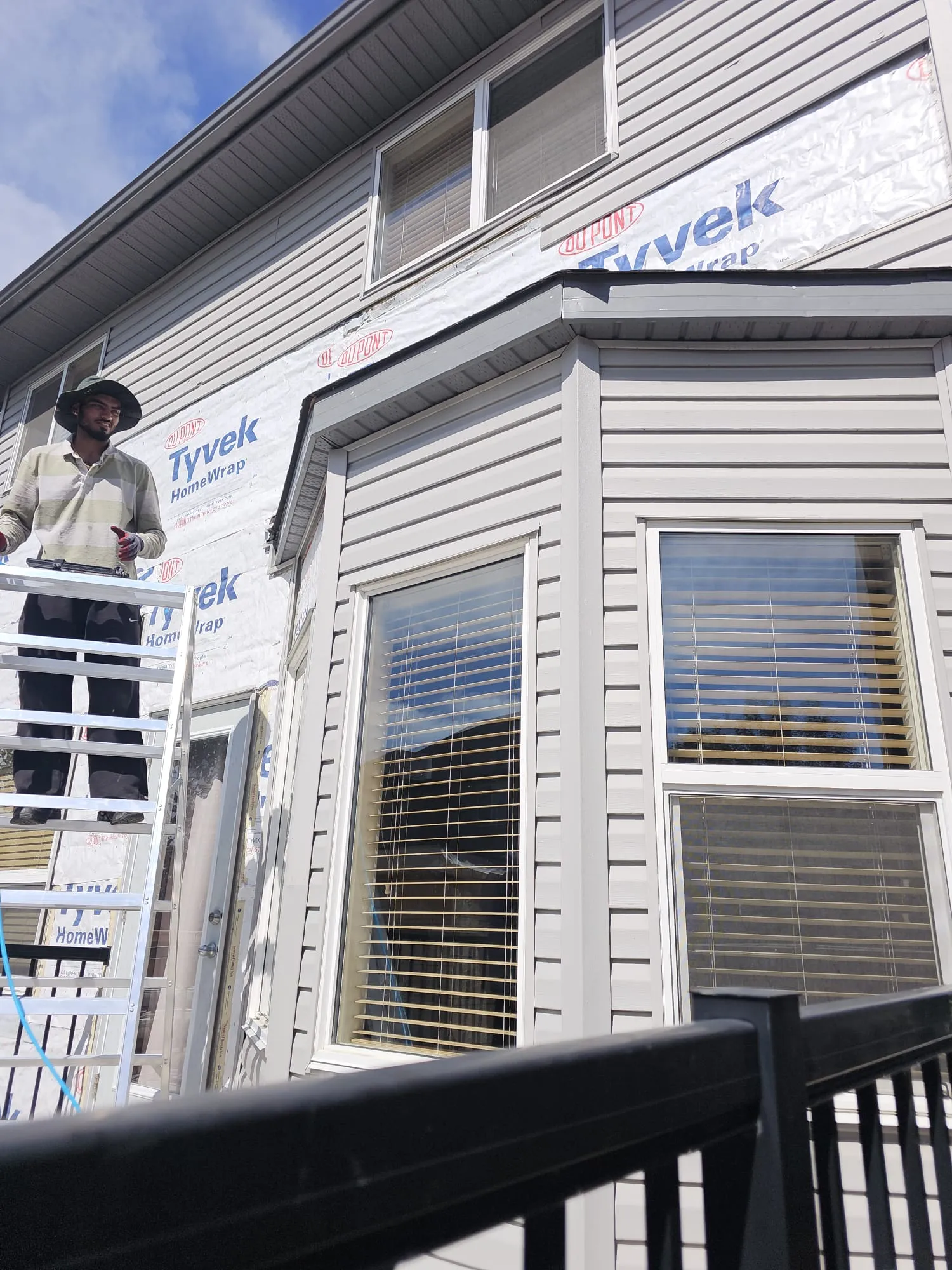 Vented soffit detail